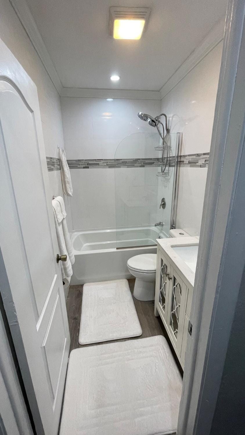 Shower, Toilet, Bathroom, Bath
