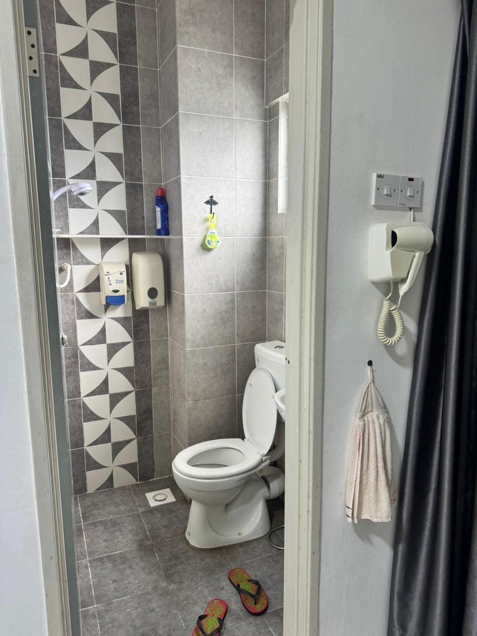 AYAAN BLOSSOM BUDGET HOMESTAY FREE WiFi and Netflix Apartment in Tanah Rata