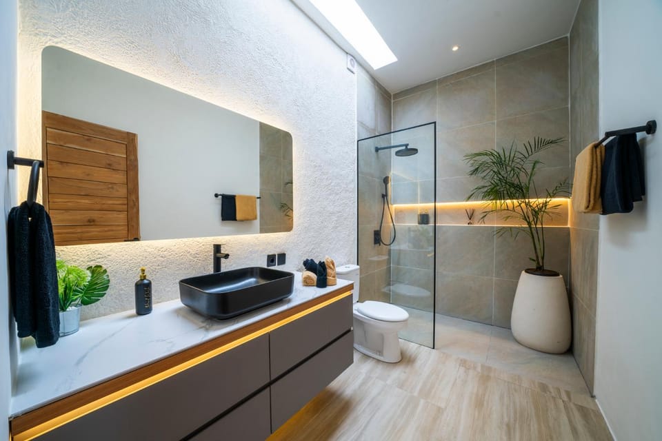 Luxury 3BR villa in Canggu, jacuzzi, rice fields Villa in North Kuta