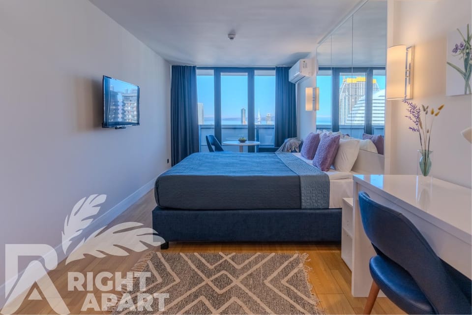 Bed, TV and multimedia, View (from property/room), City view