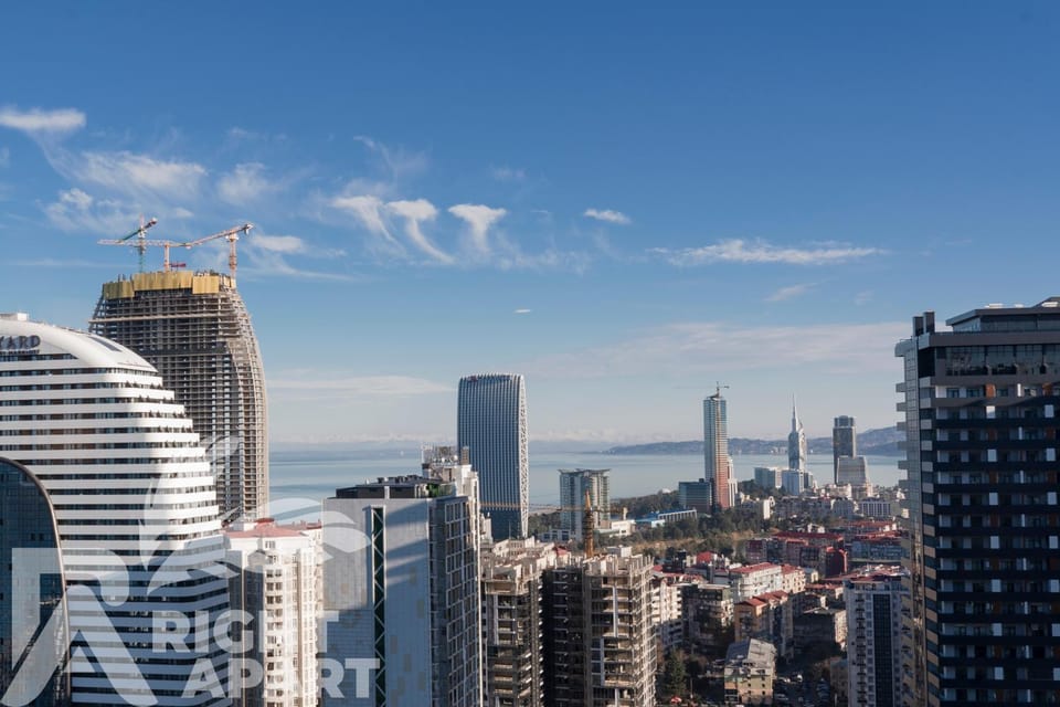 City view, Sea view