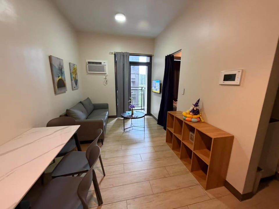 Pet Friendly Gentry Manor MOA&NAIA Okada Complex 8T Apartment in Pasay