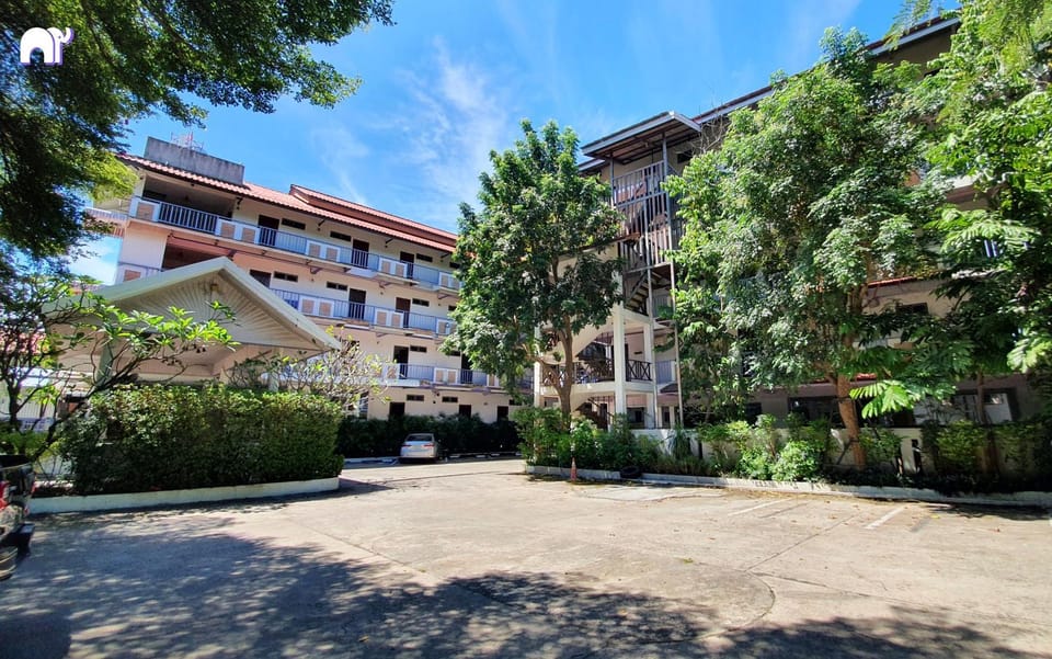 Property building, Parking