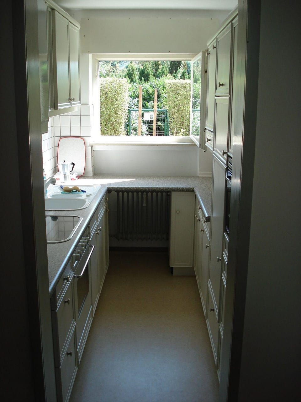 dishwasher, oven, kitchen