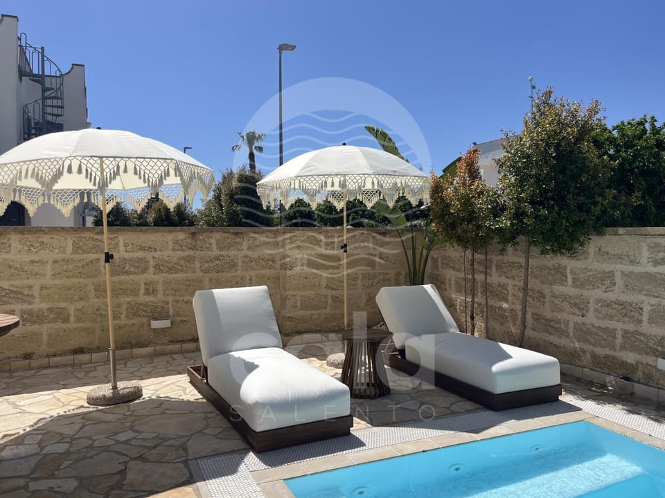 Patio, Pool view, Swimming pool, sunbed