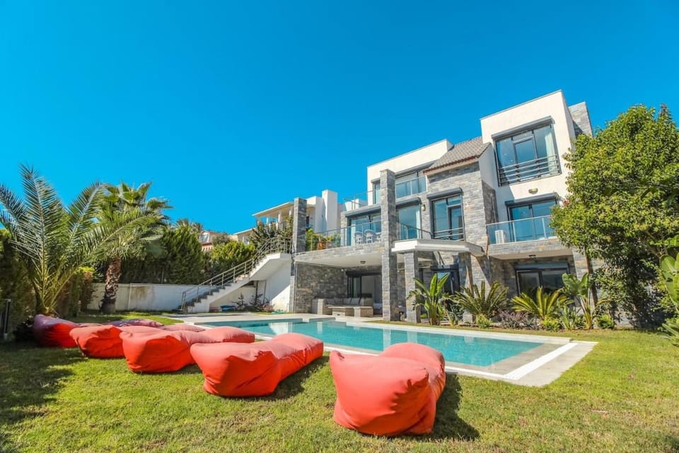 Garden, Swimming pool