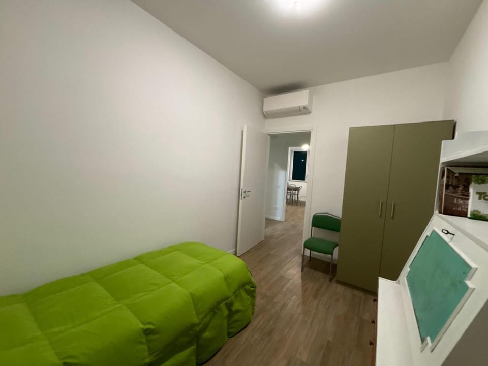 Bed, Photo of the whole room, Bedroom, wardrobe, air conditioner