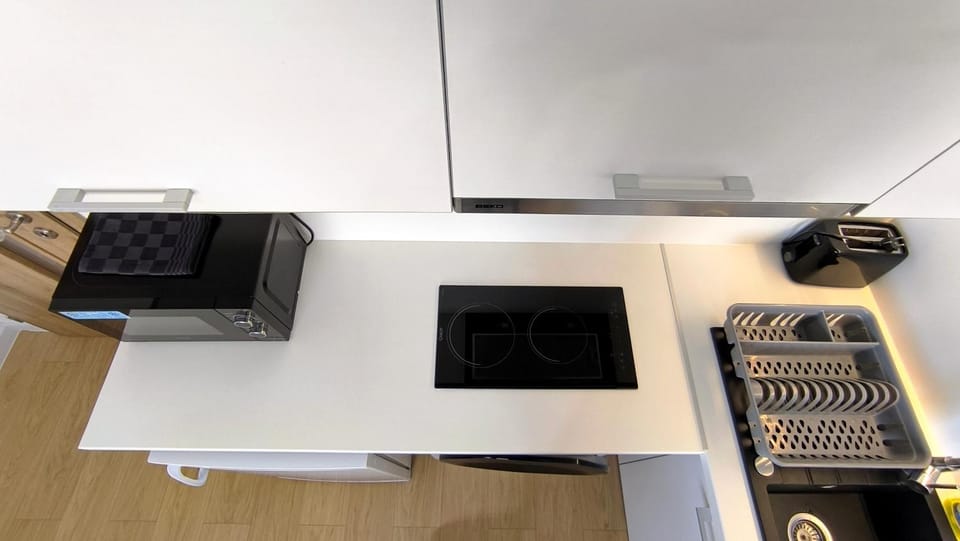 Kitchen or kitchenette, microwave, toaster, toaster