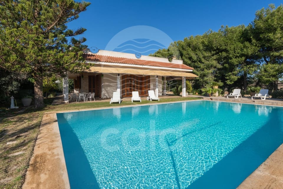 Property building, Pool view, Swimming pool, sunbed