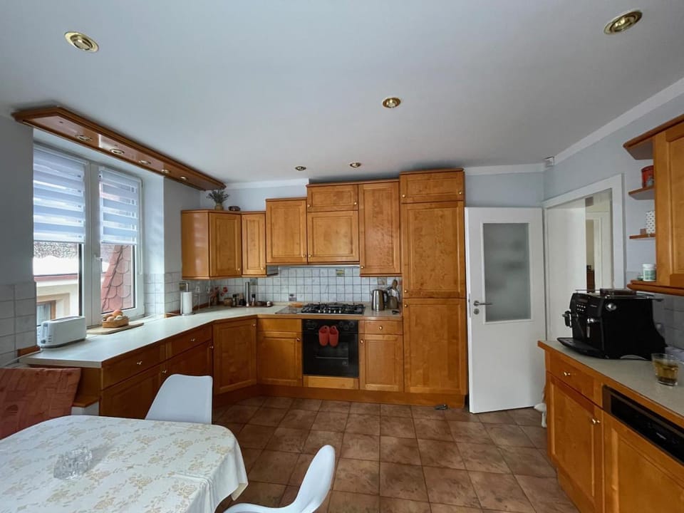 Dining area, kitchen