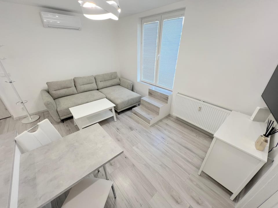 Krásny byt - apartmán pri Hlavnej stanici Apartment in Bratislava
