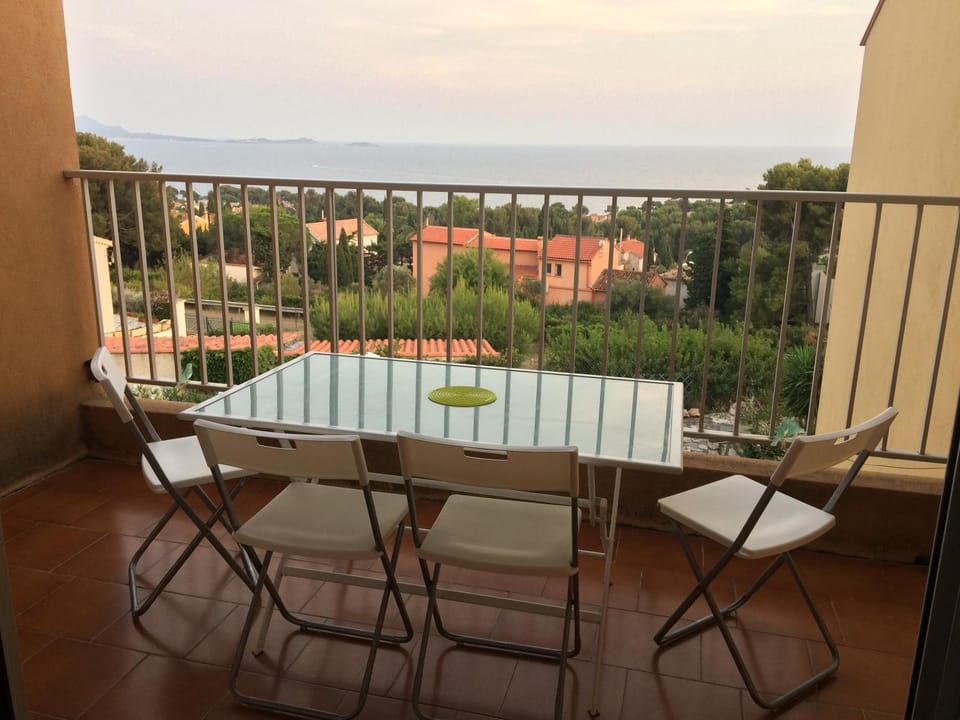 Bandol Apartment T2 Sea View Exceptional Apartment in French Riviera