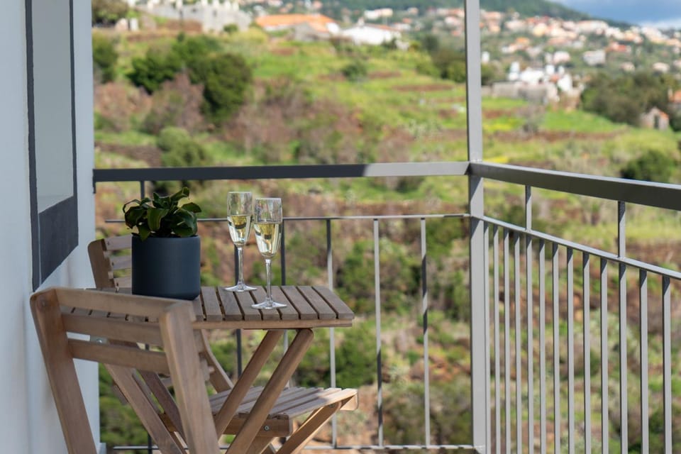Ozeanica Heights by LovelyStay House in Madeira District