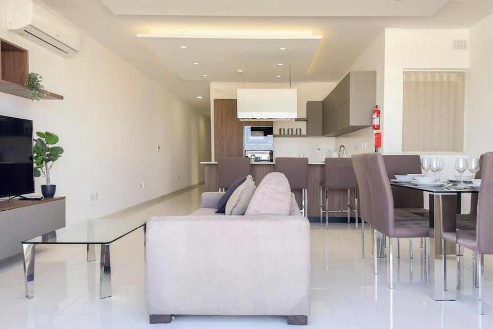 Flat 6, Seaview 3 bedroom Apartment in Mellieha, central, nearby Beaches Apartment in Malta