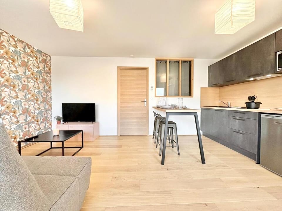 La Rose Pastel - Parking - Hyper Centre - Neuf Apartment in Mont-de-Marsan