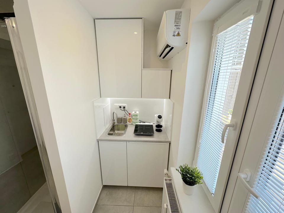 Krásny byt - garzonka v Novom meste s terasou Apartment in Bratislava