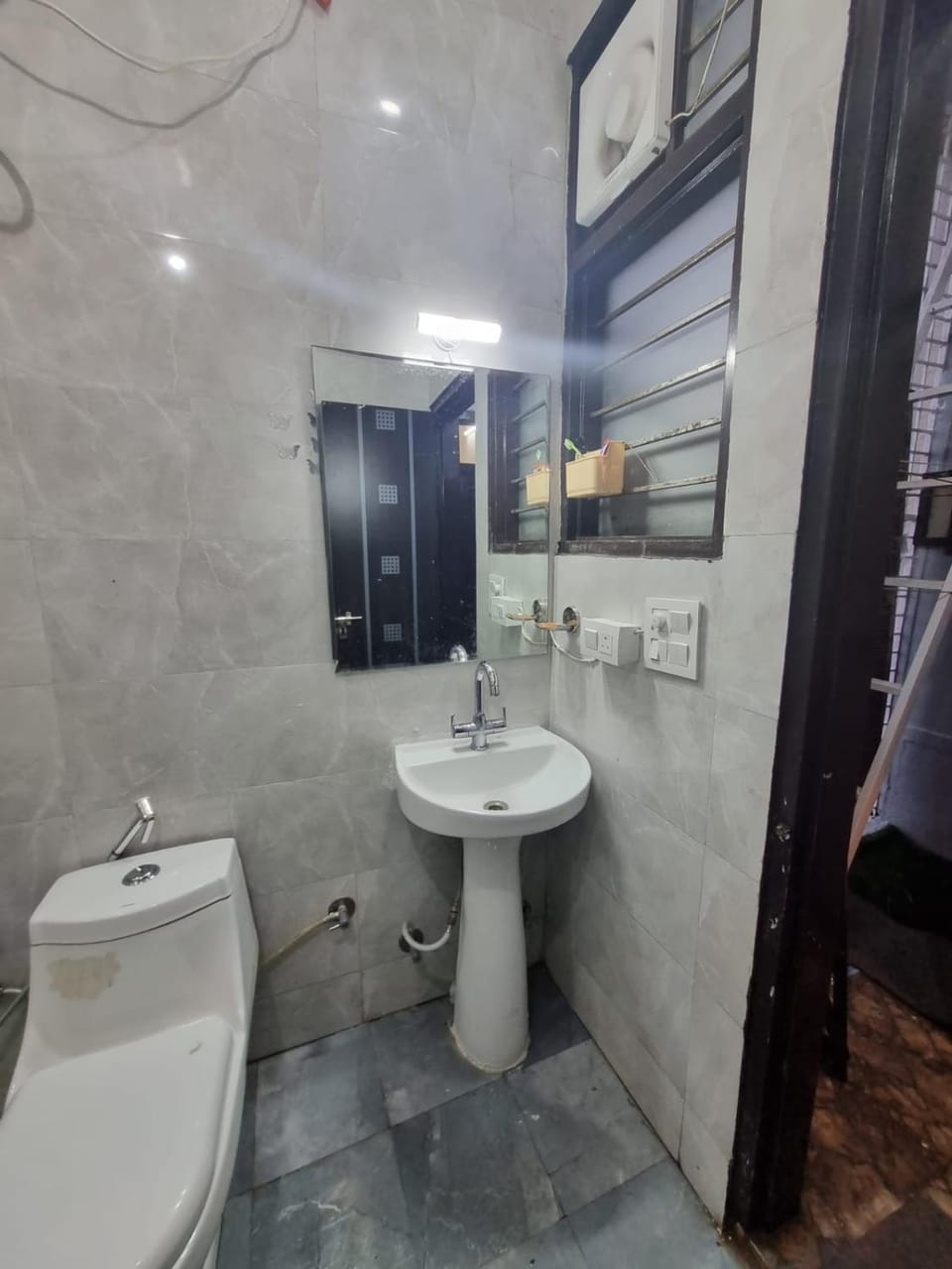 HOmeTEL-1 Bedroom Bath n kitchen Studio Apartment By Pushpanjali QLH Apartment in Dehradun