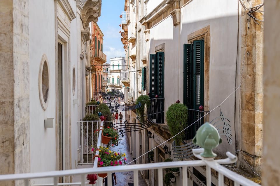 Balcony/Terrace, City view, Street view