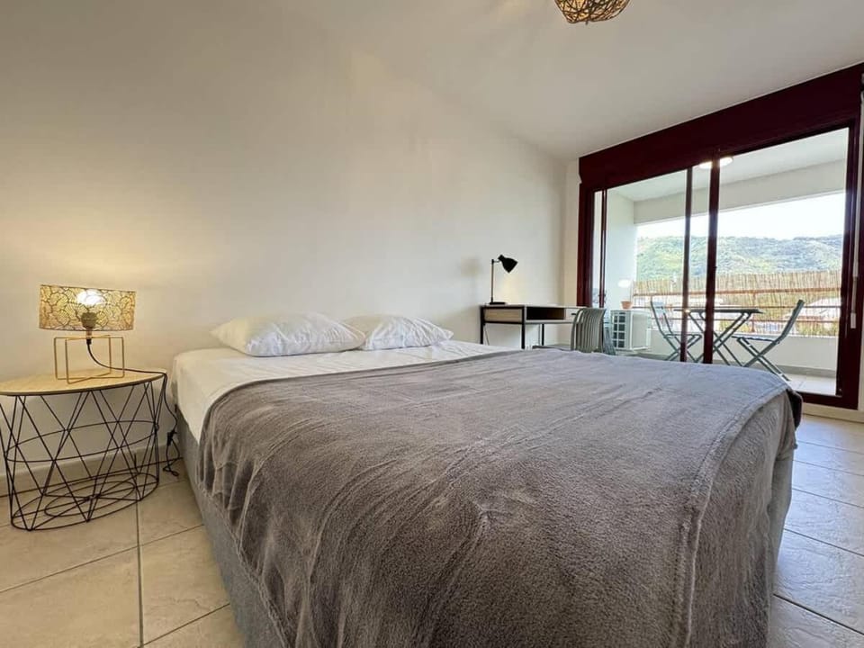 TI KAZ LECTHI PASSION - Appartement 1 Chambre spacieux idéal pour 4 personnes au centre-ville de ST DENIS Apartment in Saint-Denis