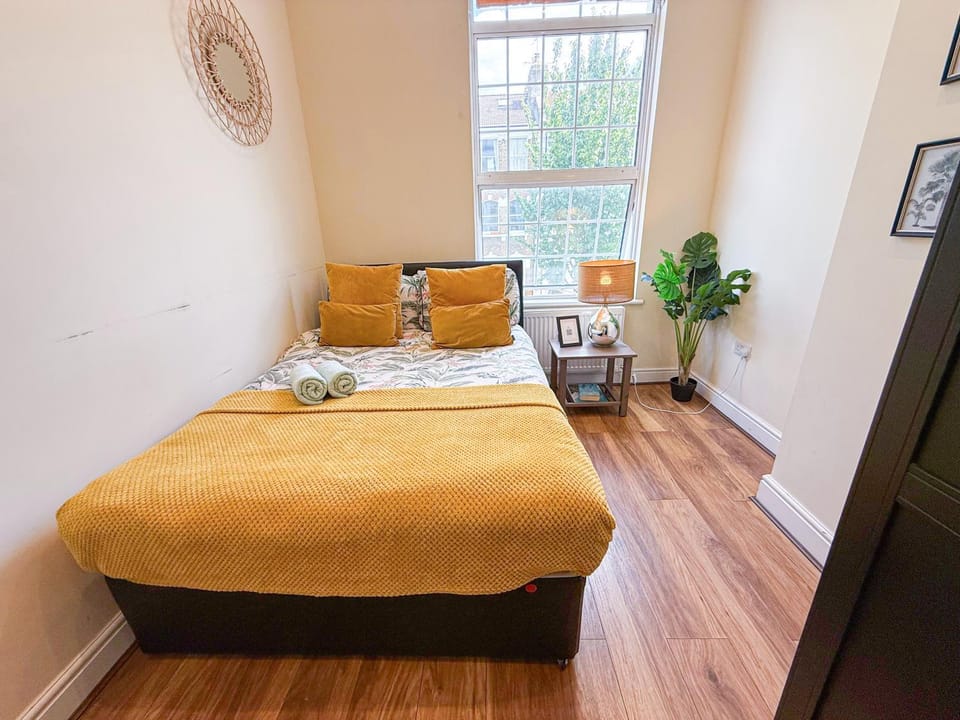 Bed, View (from property/room), Decorative detail, Bedroom, heating, towels, wardrobe