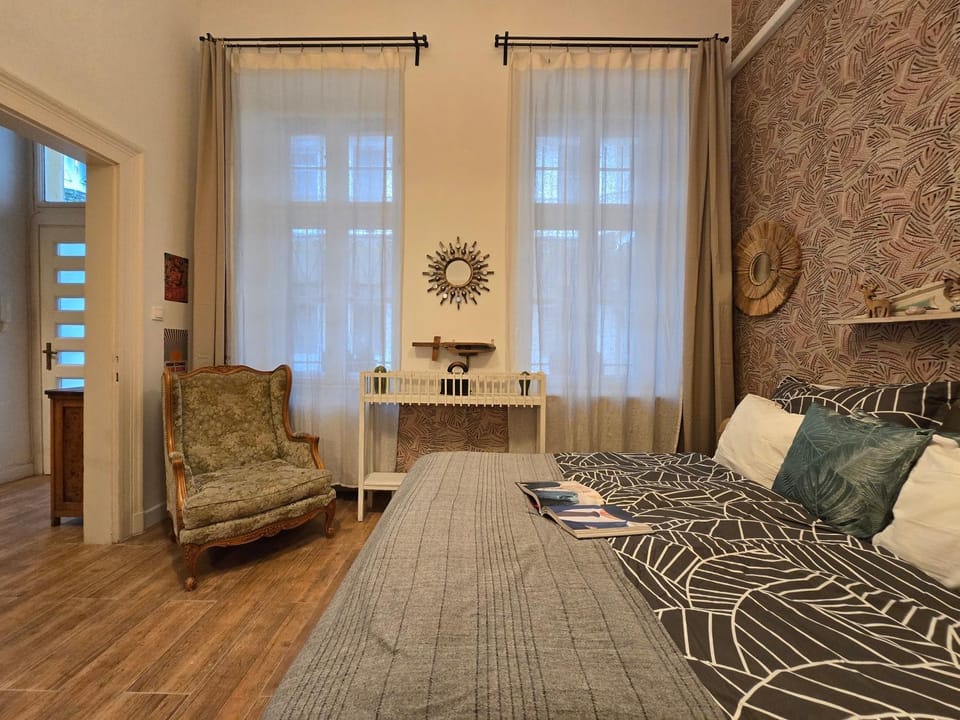 Bed, Photo of the whole room