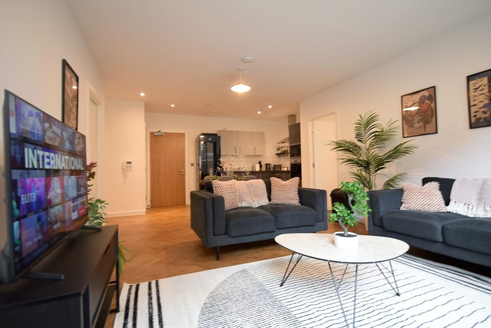 Suite Life 3- 2-Bed 1-Bath in New Cross Apartment in Manchester