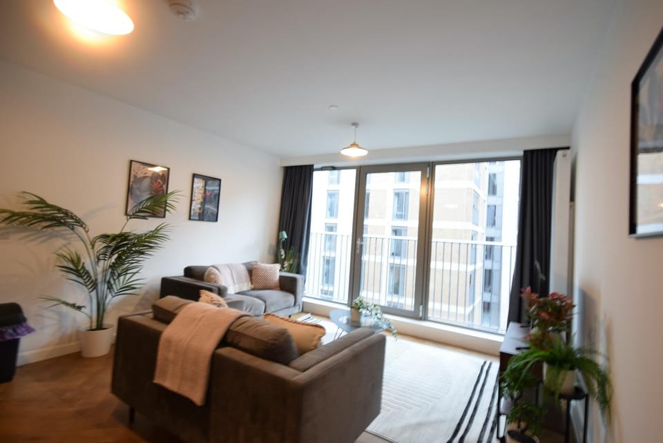 Suite Life 3- 2-Bed 1-Bath in New Cross Apartment in Manchester