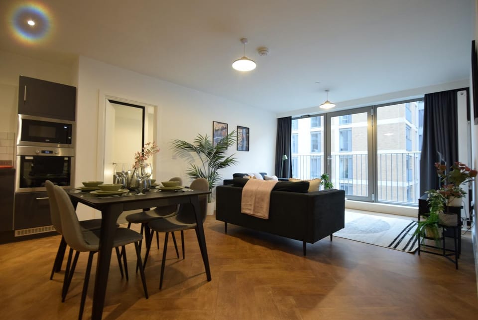 Suite Life 3- 2-Bed 1-Bath in New Cross Apartment in Manchester
