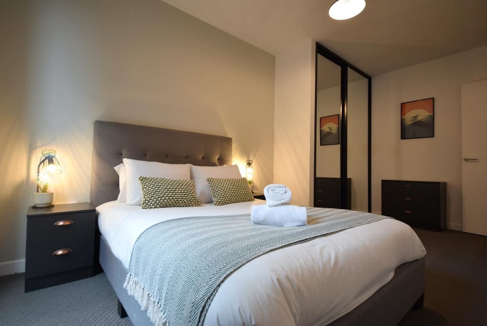 Suite Life 2 - 2-Bed 1-Bath in New Cross Apartment in Manchester