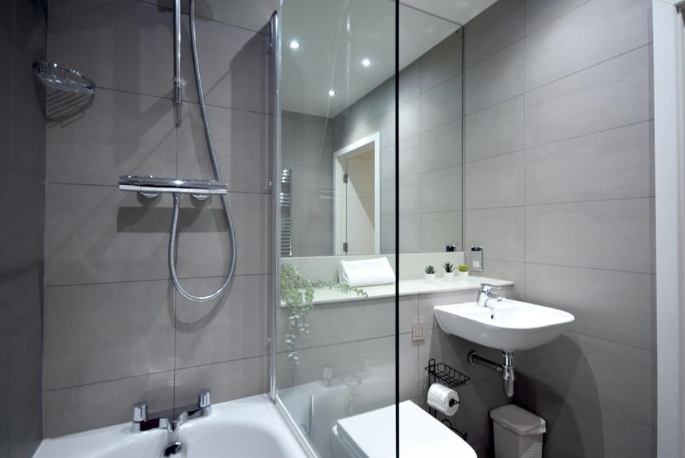 Suite Life 2 - 2-Bed 1-Bath in New Cross Apartment in Manchester