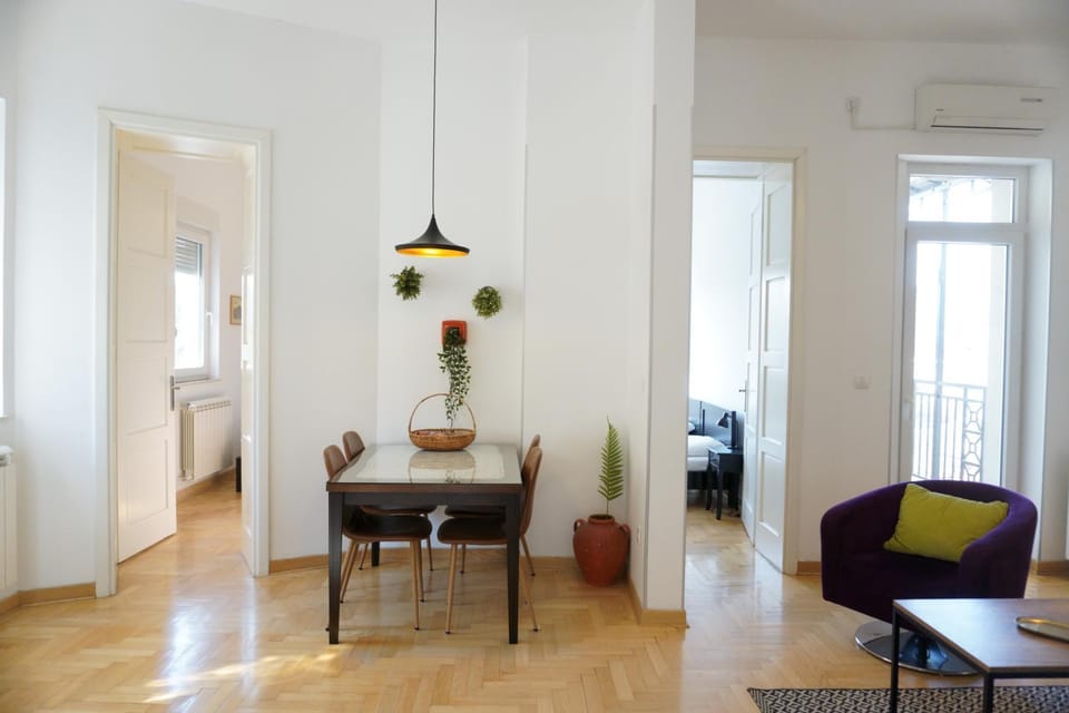 Center 2BDR additional living Room King bed 4 pers Apartment in Belgrade