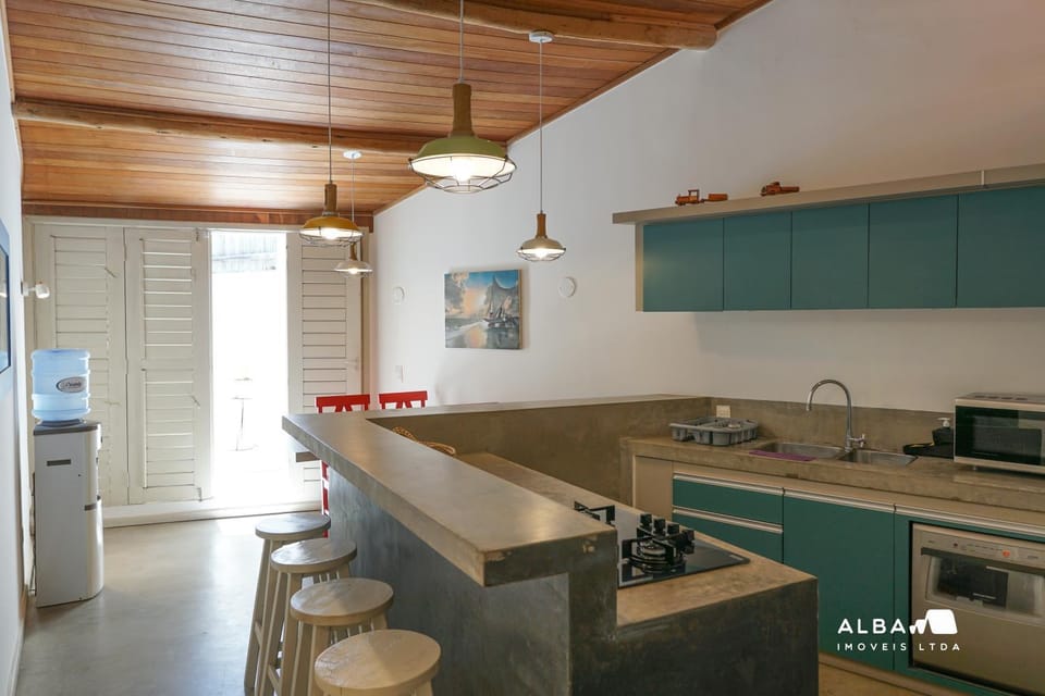 Kitchen or kitchenette, Dining area, dishwasher, oven, stove