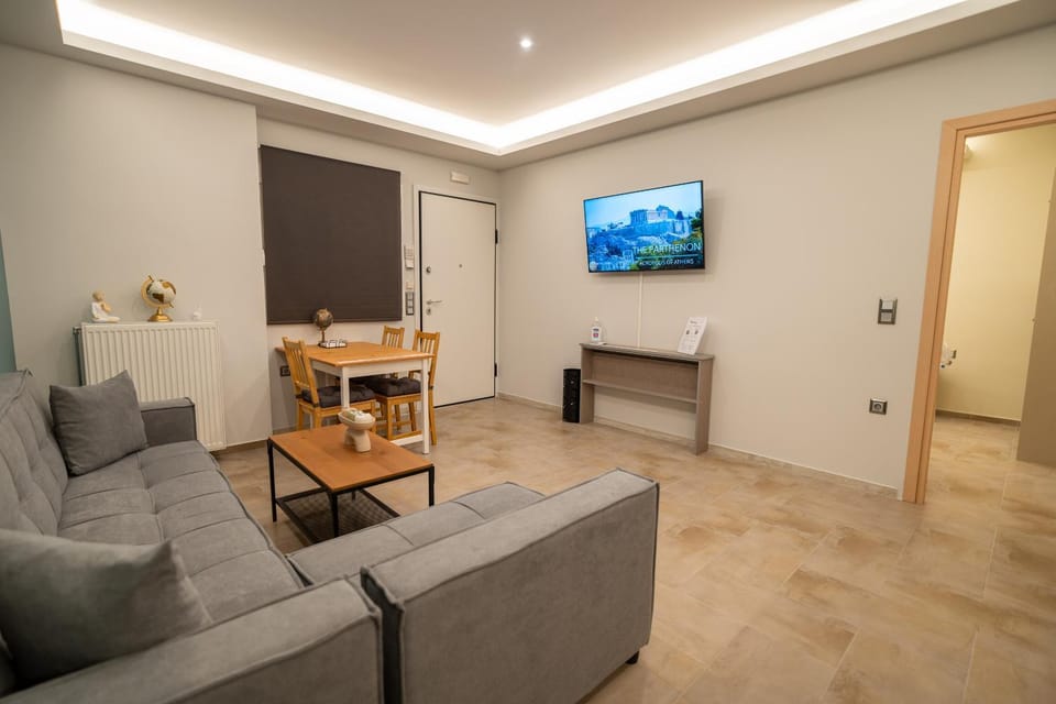 TV and multimedia, Living room, Seating area, Dining area