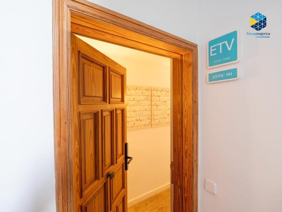 Apto Antic 101 Pax 6 Apartment in S'illot