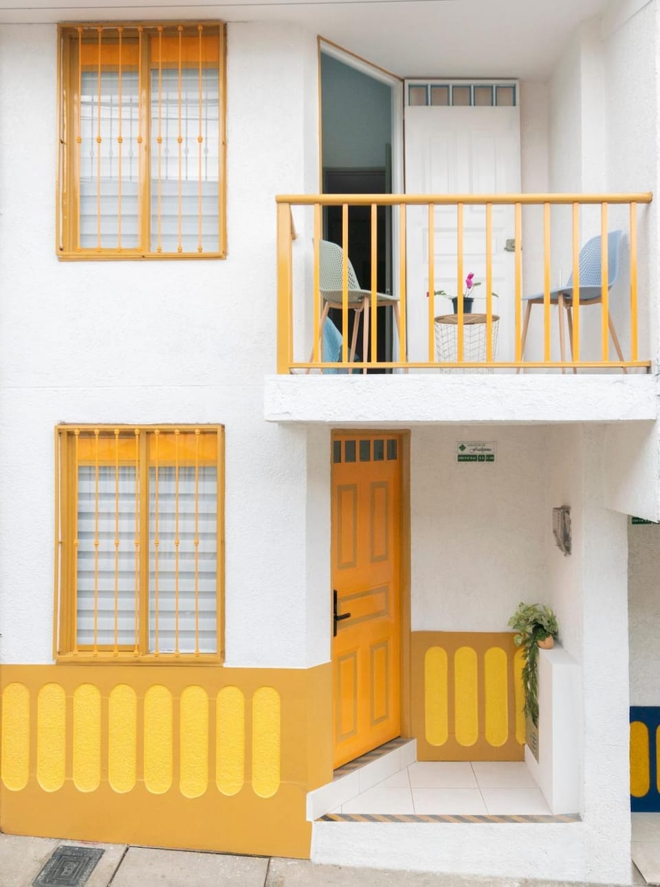 Facade/entrance, Balcony/Terrace