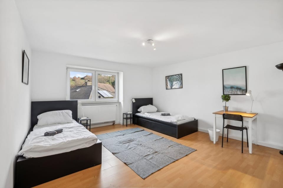Bed, Seating area, Bedroom