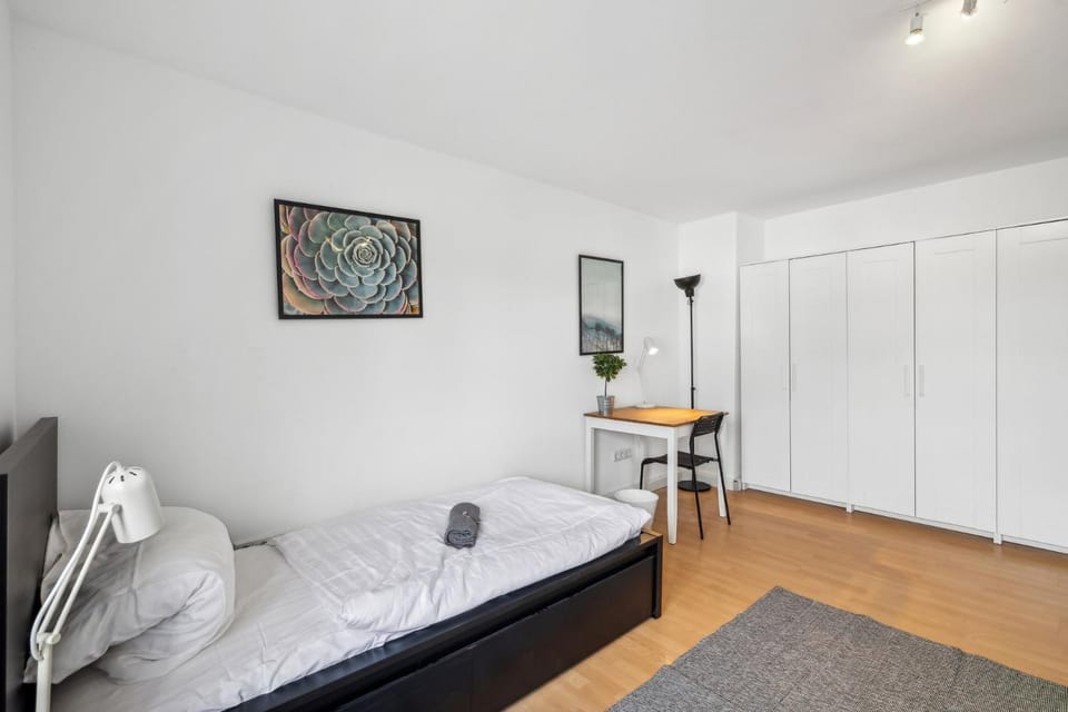Bed, Bedroom, wardrobe