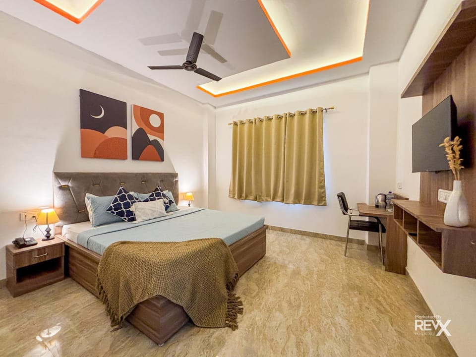 Bed, TV and multimedia, Photo of the whole room