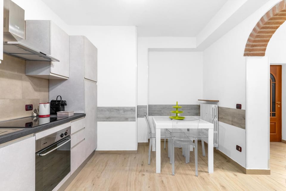 Kitchen or kitchenette, Dining area, stove
