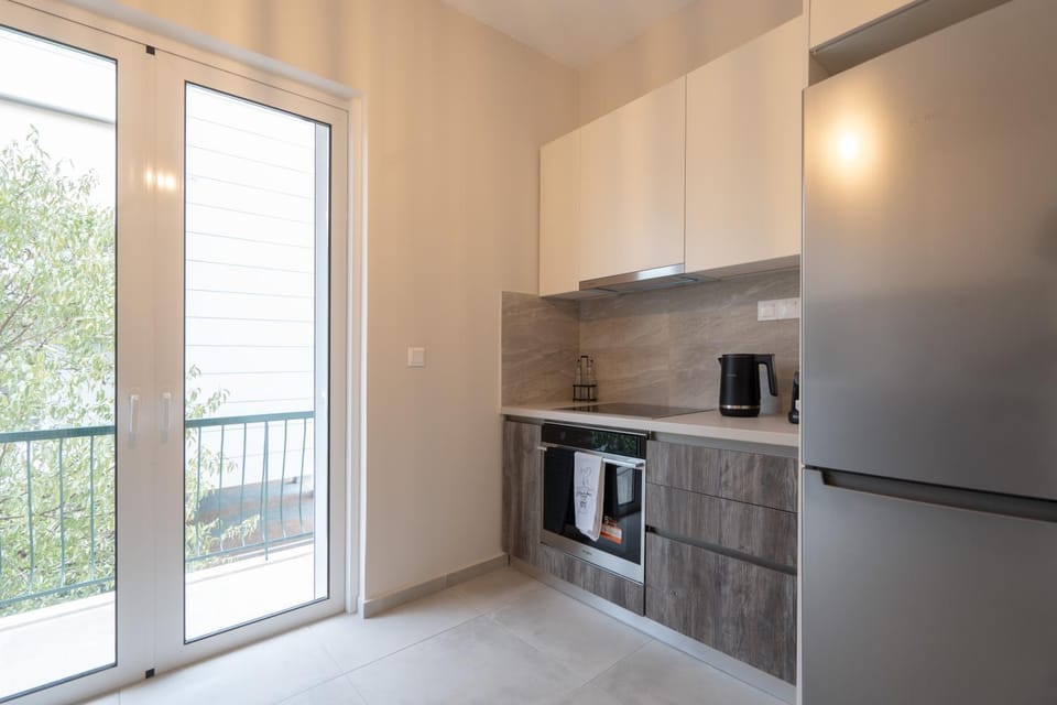 Kitchen or kitchenette, oven, stove