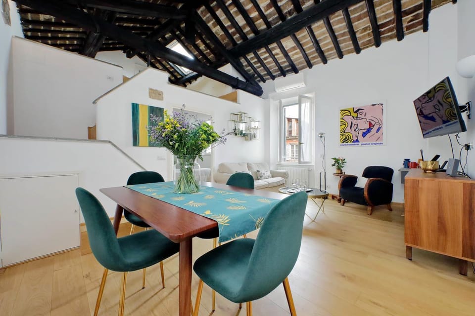 TV and multimedia, Living room, Seating area, Dining area