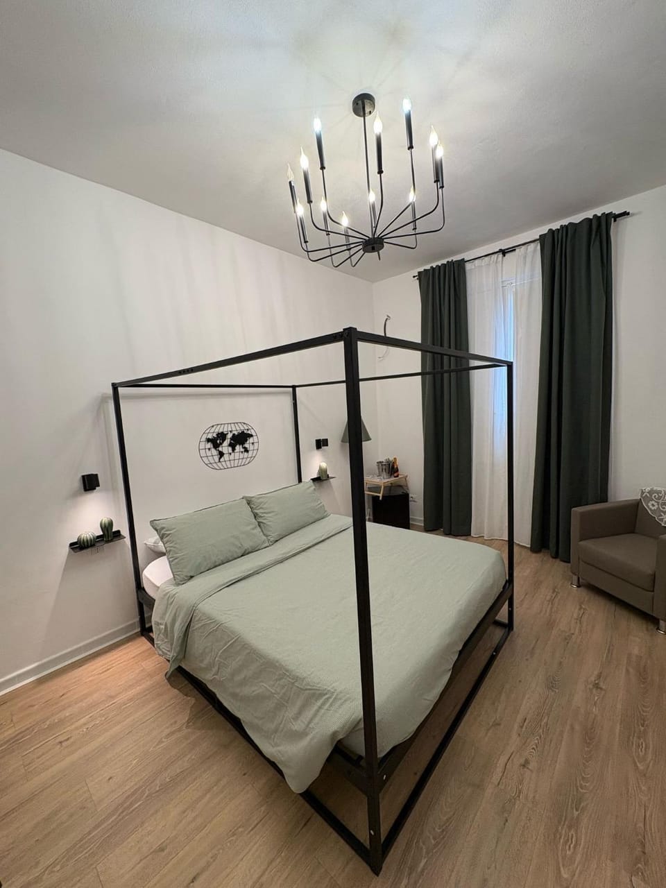 Photo of the whole room, Bedroom