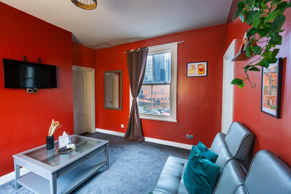 TV and multimedia, View (from property/room), Living room, River view