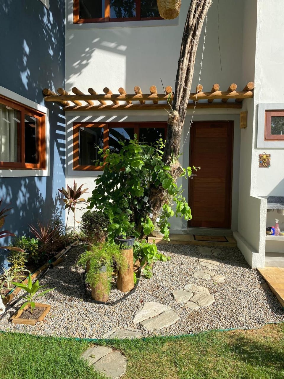 Property building, Day, Garden, Garden