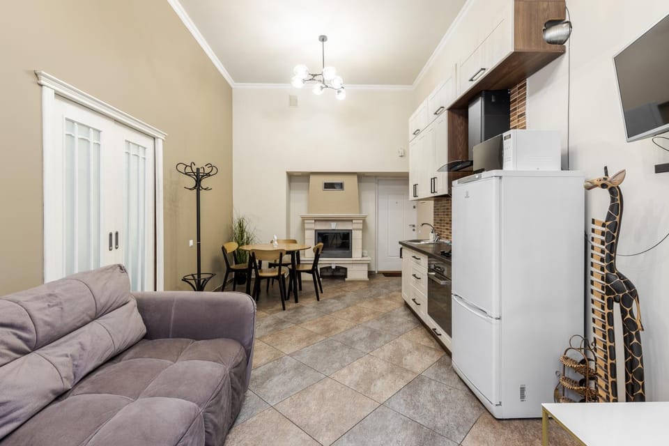 Living room, Seating area, Dining area, pet friendly, stove
