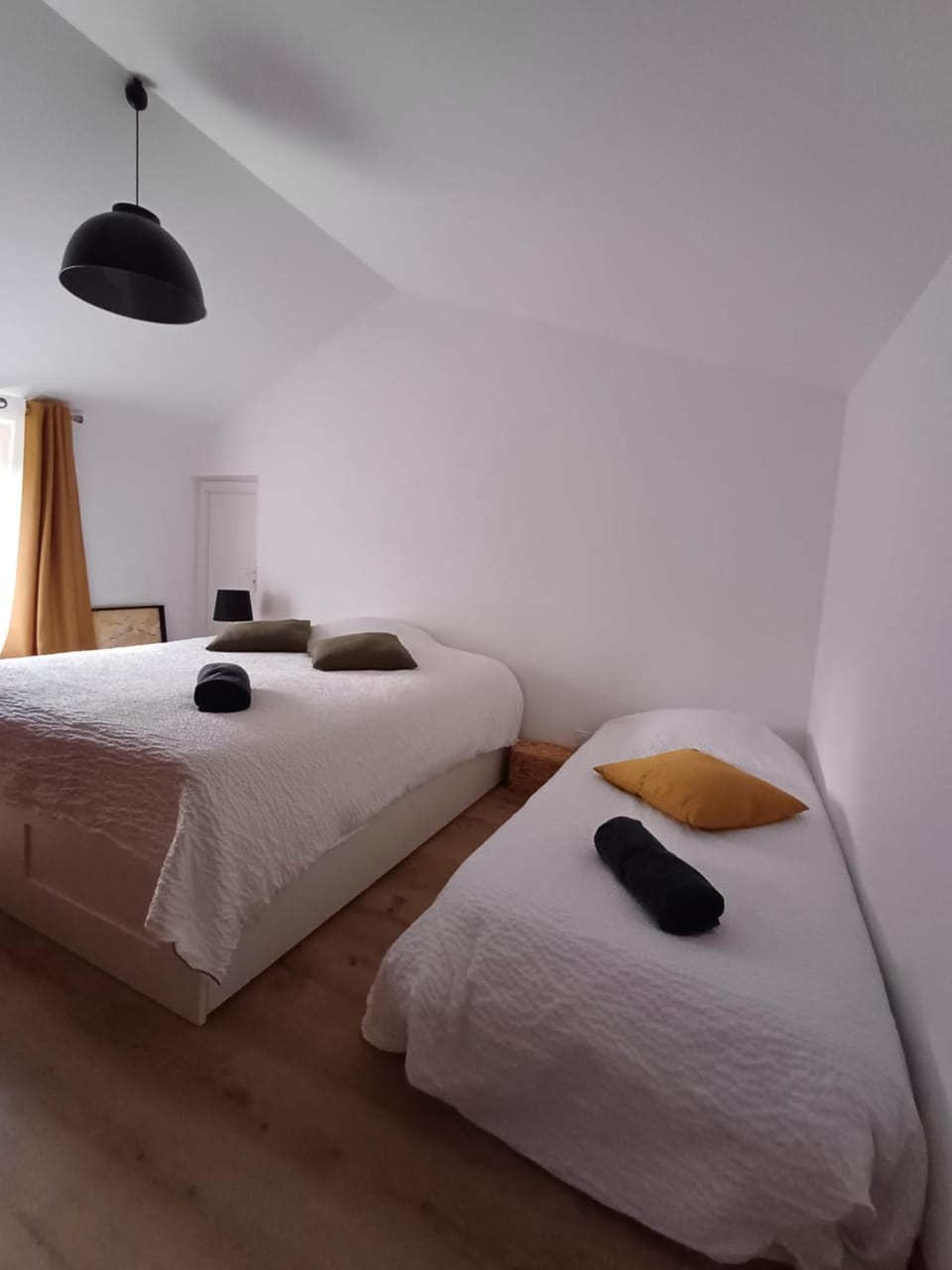 Gite dans maison médiévale Calme Fibre 2 ch House in Auvergne-Rhône-Alpes