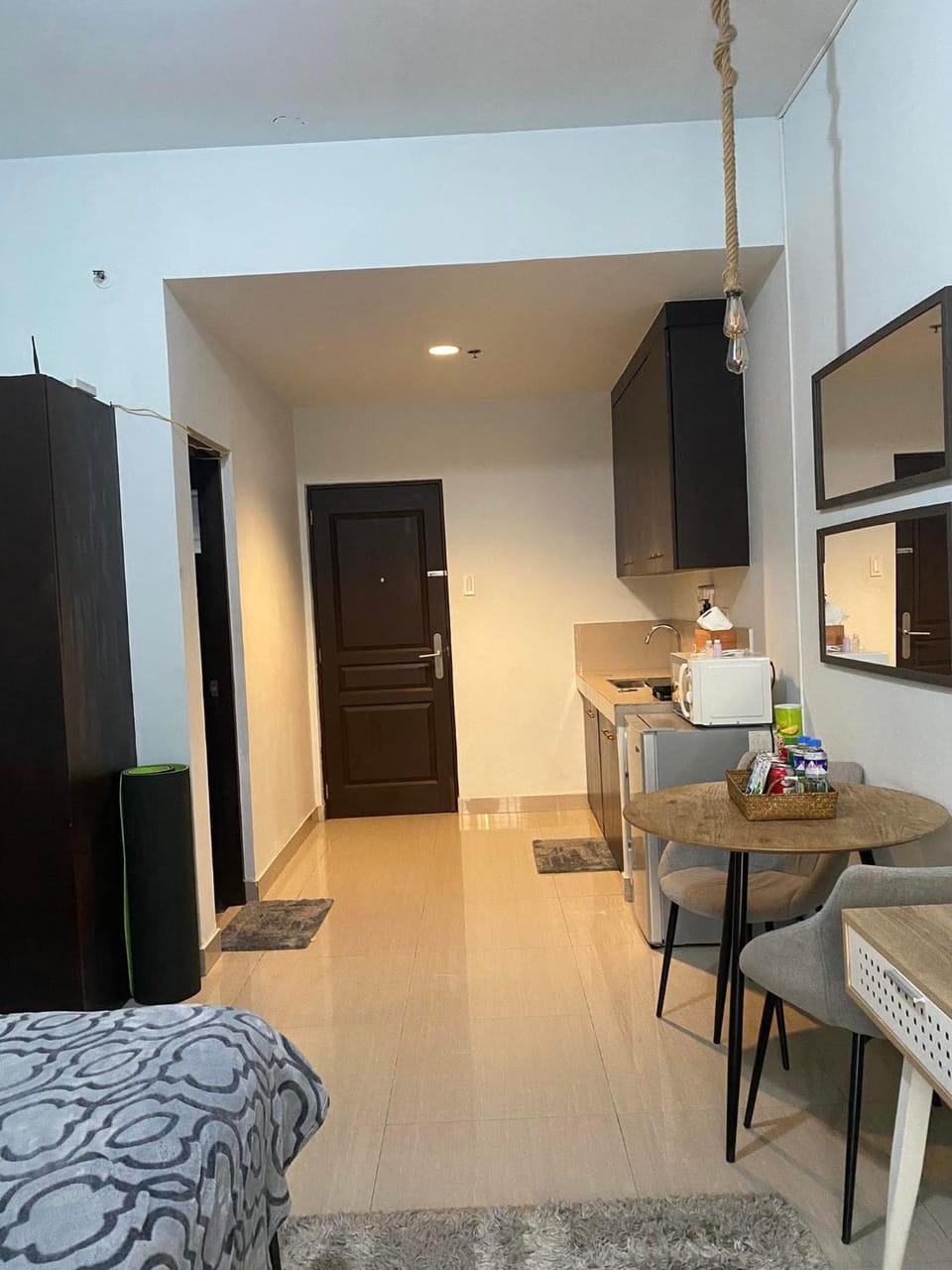 Nature Inspired Affordable Rooms in F RESIDENCE near Edsa Shaw Pasig Megamall Shangrila and MRT Apartment in Mandaluyong