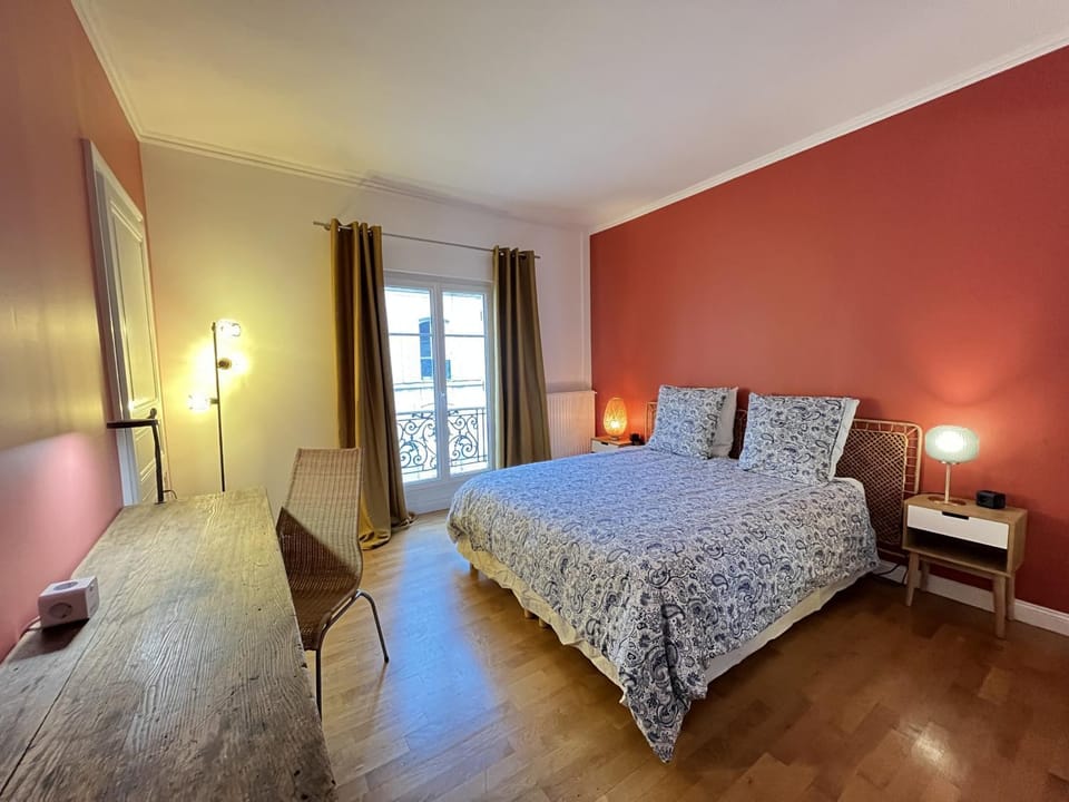 Bed, Photo of the whole room, Bedroom