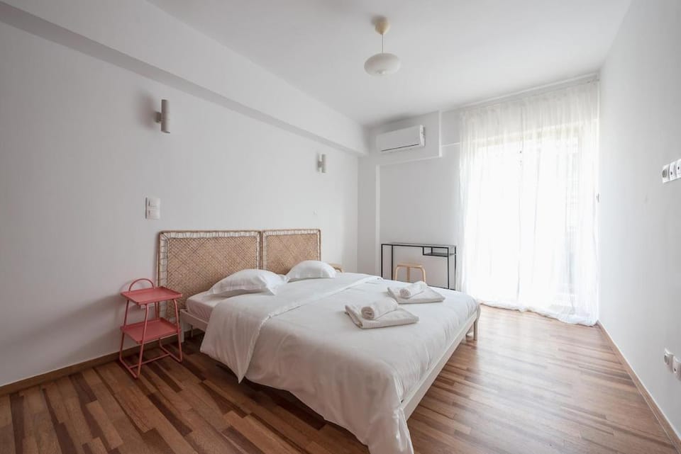 Bed, Bedroom, air conditioner