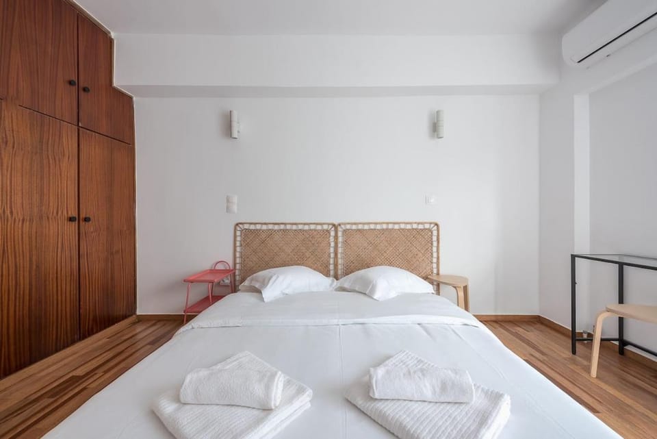 Bed, Photo of the whole room, Bedroom, wardrobe
